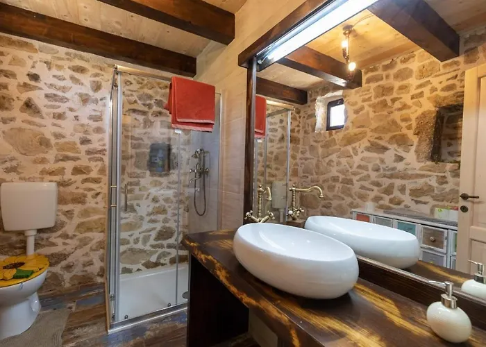 Family Friendly House With A Swimming Pool Bogatic, Krka - 17168 Ferienhaus Oklaj